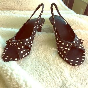 🔴CLEARANCE 🔴Ann Marino Sling Back Dots Size 6.5M